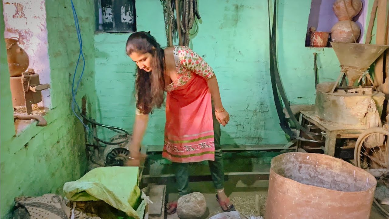 यहाँ सब कुछ बहुत पुराना सामान है @HumDoPremi