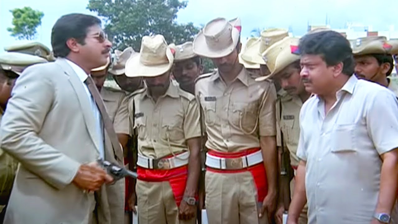 പ്രേക്ഷകരെ മുൾമുനയിൽ നിർത്തിയ ഒരു കിടിലോൽക്കിടിലൻ ക്ലൈമാക്സ് രംഗം...|Mammootty Mass Scene | August 1