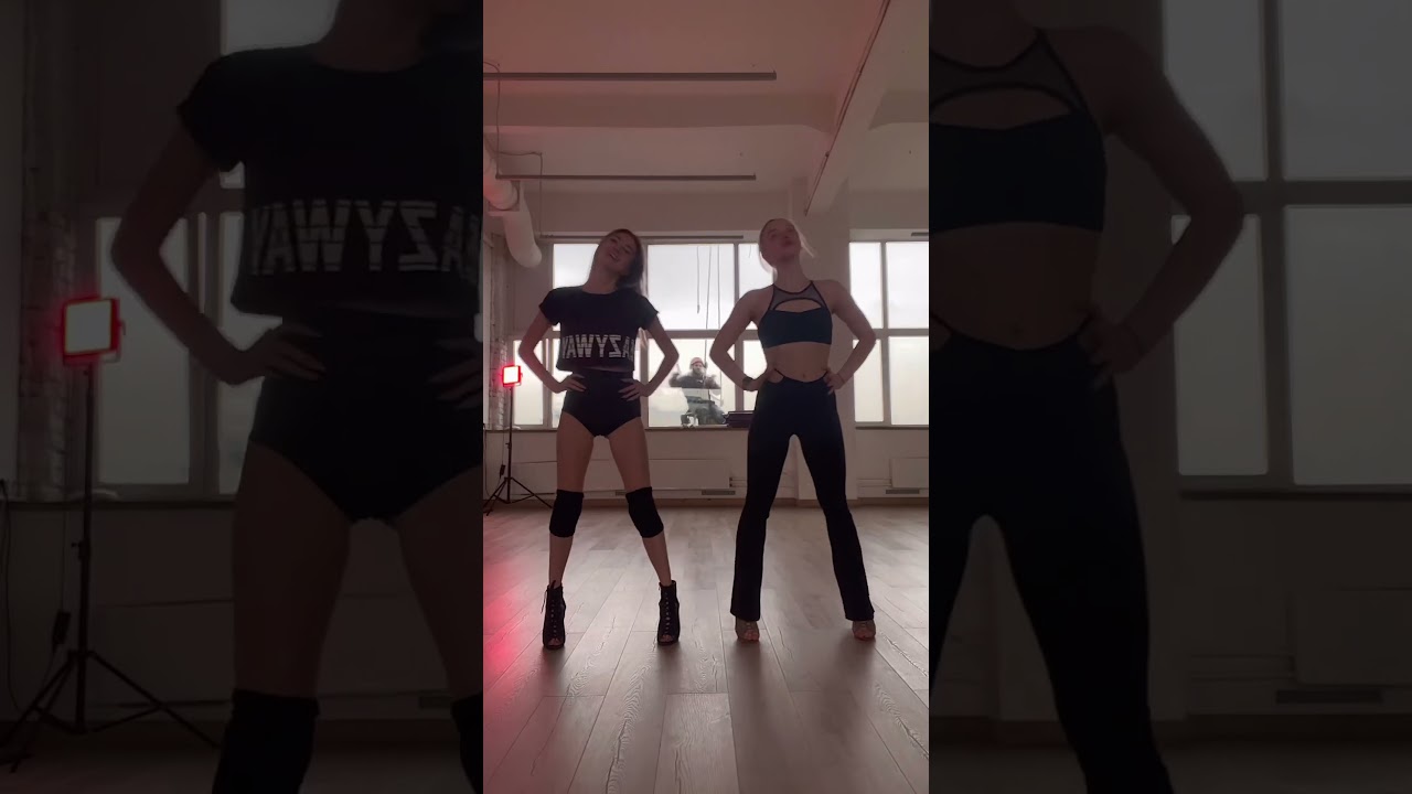 Задний фон всегда интереснее😂 #shorts