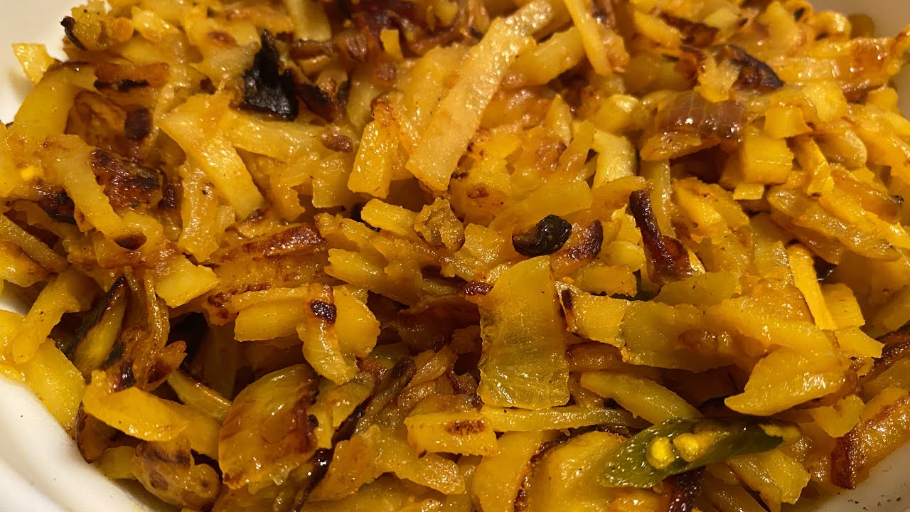 আলু ভাজি।।আম আলু ভাজি।।How to make deshi style a alu vaji with mango