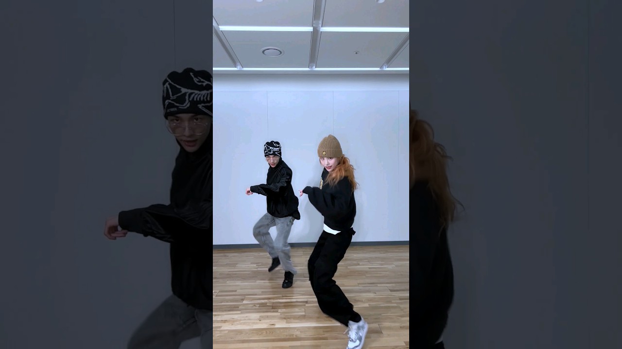 #현진 의 #락챌린지 #LALALALA_Challenge 🤘 w/ #ITZY #YEJI #예지 !🐉 #StrayKids #스트레이키즈 #Hyunjin #樂_STAR