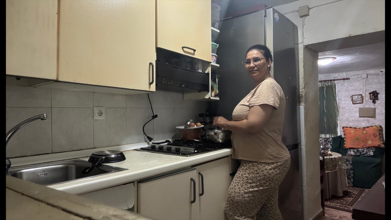 ‏وغيب هادئ لكم ‏ ‏هات شي مجرى لي ￼