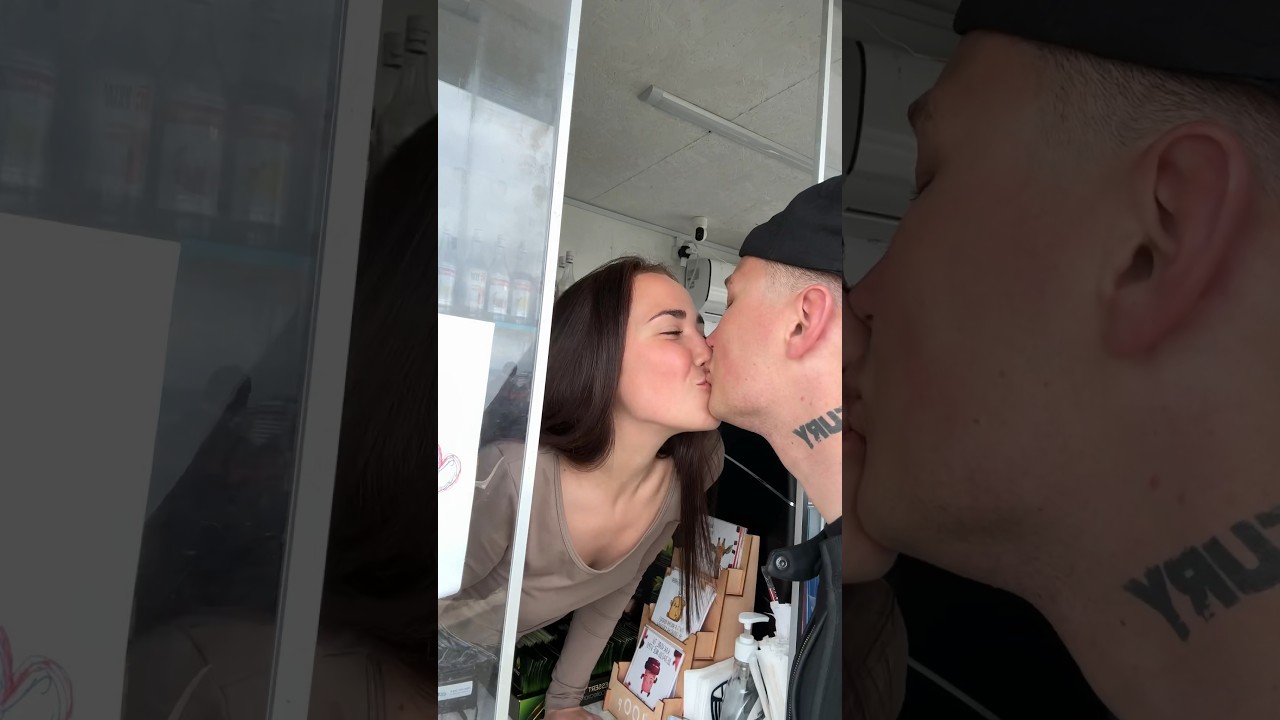 Кофе за поцелуй 🥰