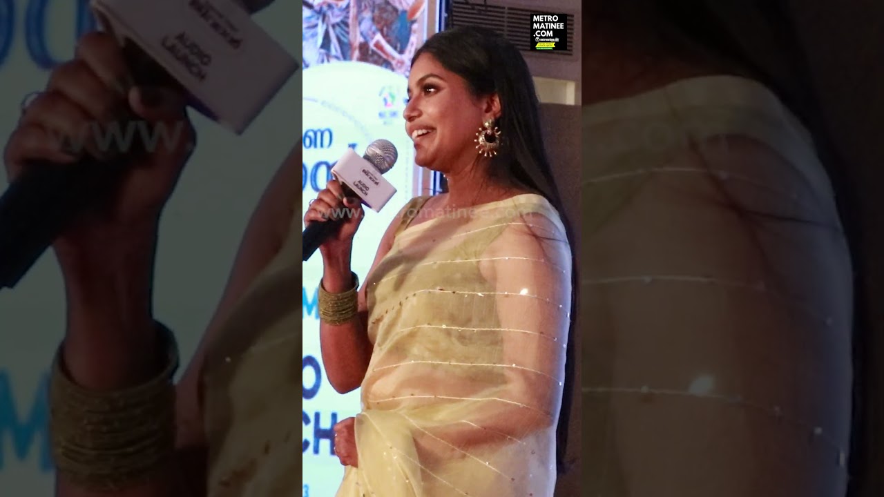 സാരിയിൽ സുന്ദരിയായി ശ്രുതി ജയൻ