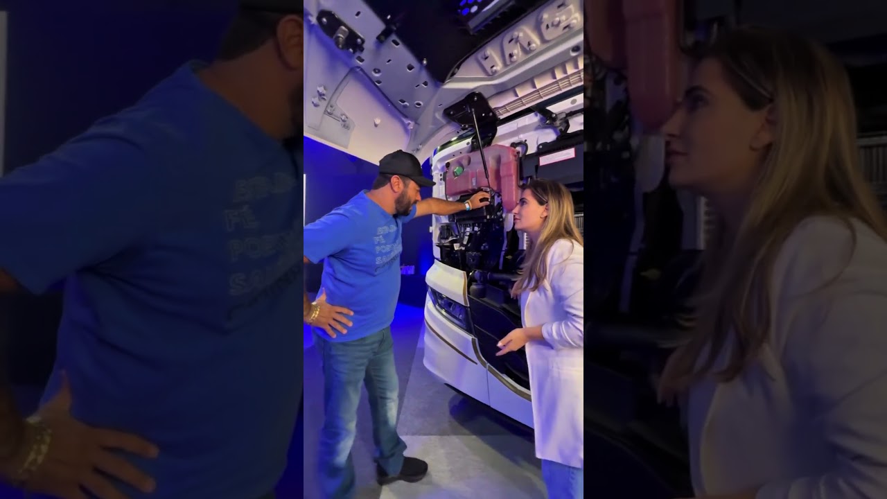 É assim que a gente se dá bem hahahaha Sempre uma alegria nos encontrar nos eventos!!IVECO 50 anos!✨
