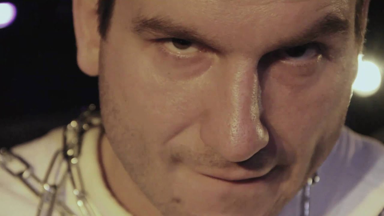 ★ Bob Bissonnette - Y sont toutes folles ★ (vidéoclip officiel)