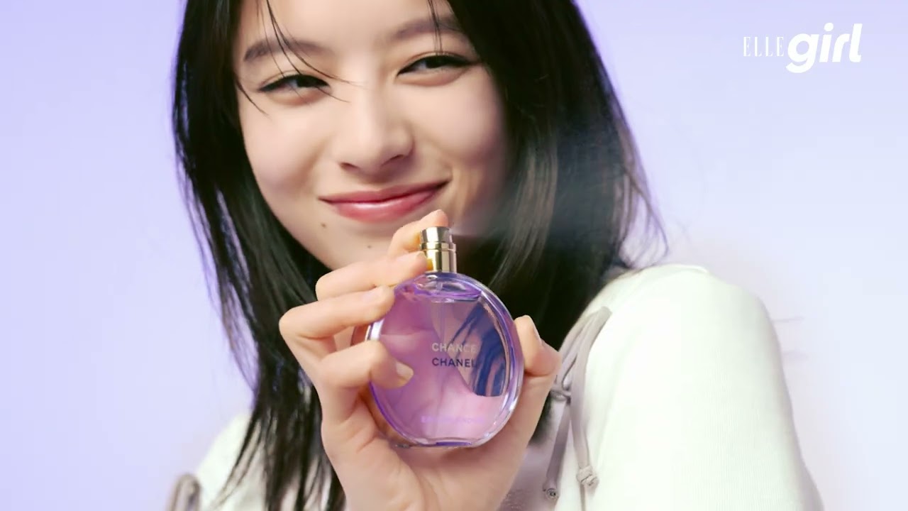 出口夏希が「シャネル」の新しい“チャンス”でフレッシュに弾ける！｜ ELLEgirl