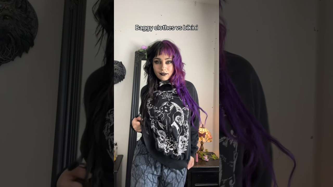🥰 #emogirl #gothgirl #altgirl