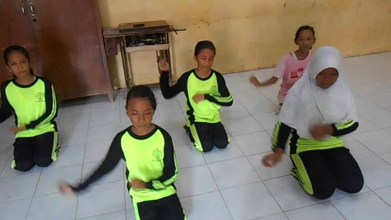 [ HOT ] Behavior of Elementary School Kids to Shake the Heat
