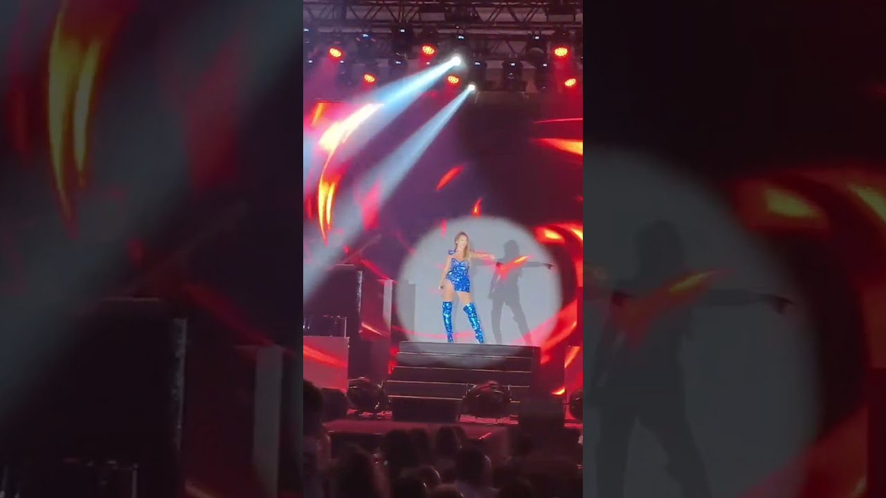 💙😚 #keşfet #concert #hadise #teamhadise #dance #kıbrıs #2025 #show