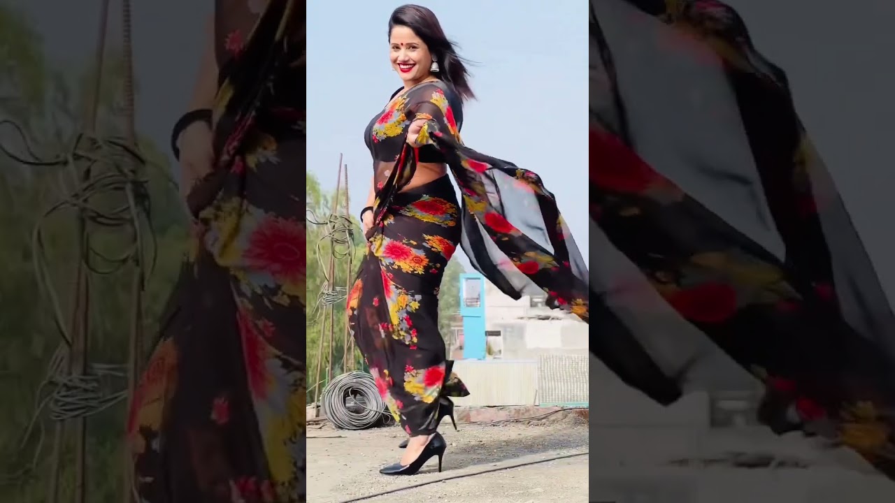 ❤️😍 #model #youtubeshorts #redhot #wow #saree #sexyback #walking #walkingvideo #dance