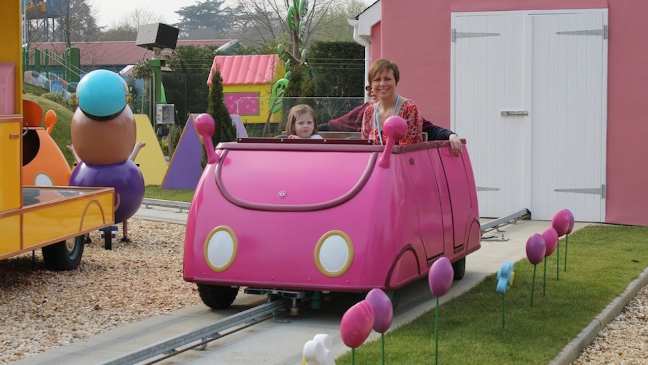★ Peppa Pig World Christmas ★★★ Daddy Pigs Car Ride
