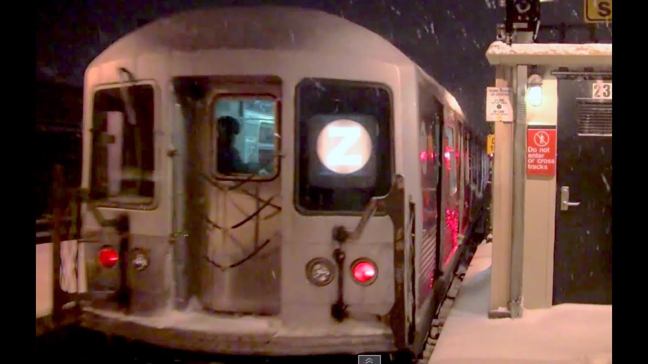 ᴴᴰ R32 and R42 J/Z Train Action at Myrtle Avenue in a Blizzard
