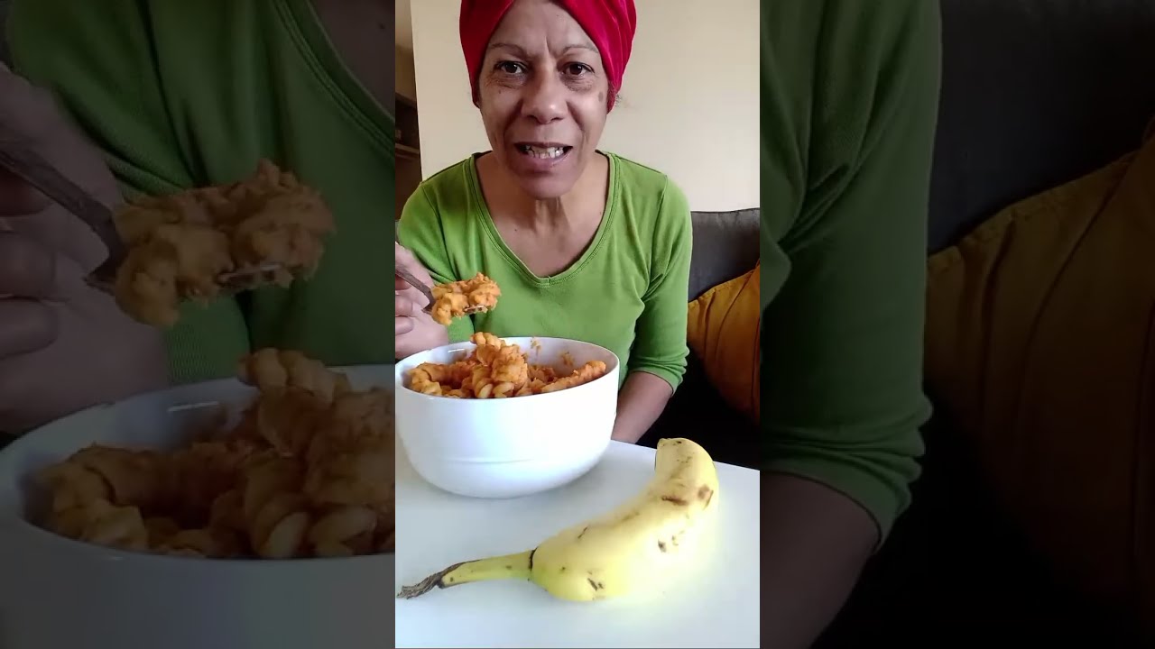 💅 Rinda In The Raw is live EATING spicy Peanut Butter Chicken Pasta! Nail cutting HYGIENE. SPIcy!