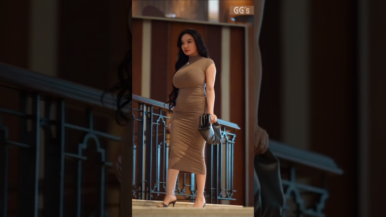 💼 Walk With Me | Monica Ardhea in Classic Office Style | Chic & Classy Fashion Vibes 👠✨#shorts