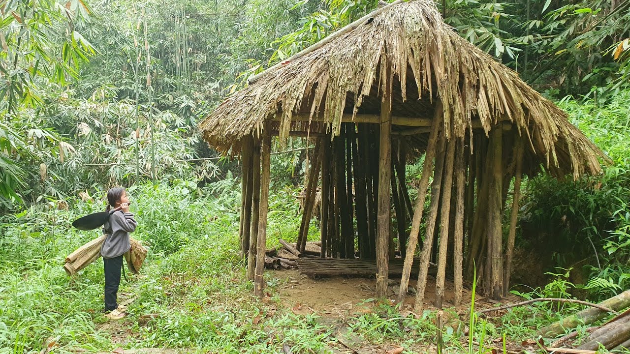 100 days of an orphan girl wandering around to make a living, cleaning up an abandoned house to live