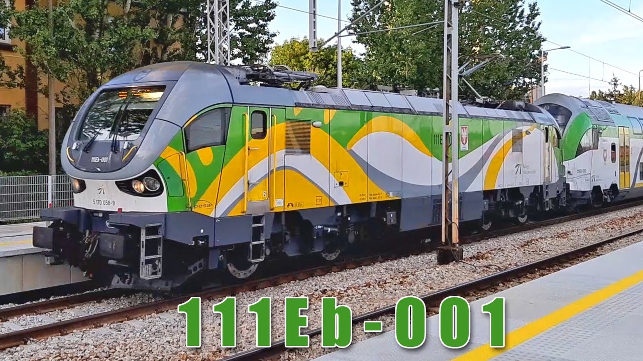 111Eb-001 jako pociąg przyspieszony 12103 RADOMIAK kończy bieg na stacji Skarżysko-Kamienna