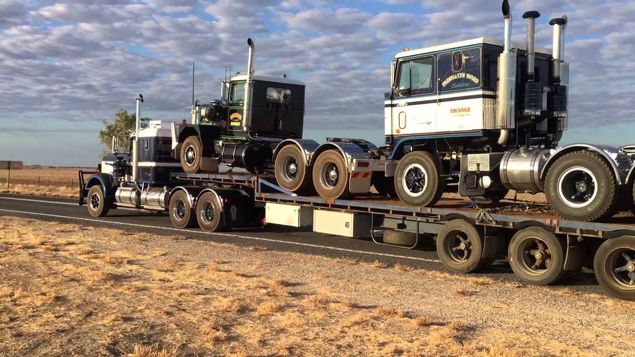 12V71 Detroit KW Road Train. Hear this baby sing