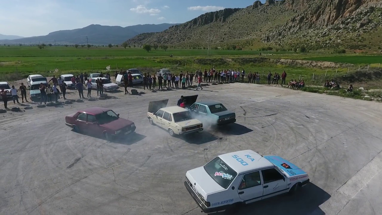 15 RA 500 ve 07 ZR 781 ARABA ETRAFINDA DÖNME 2018 BUCAK TOFAŞ TEAM TOPLANTISINDAN