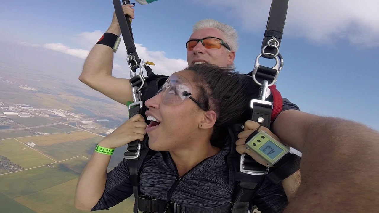 1624 Evie Olson Skydive at Chicagoland Skydiving Center 20170916 Len Cody