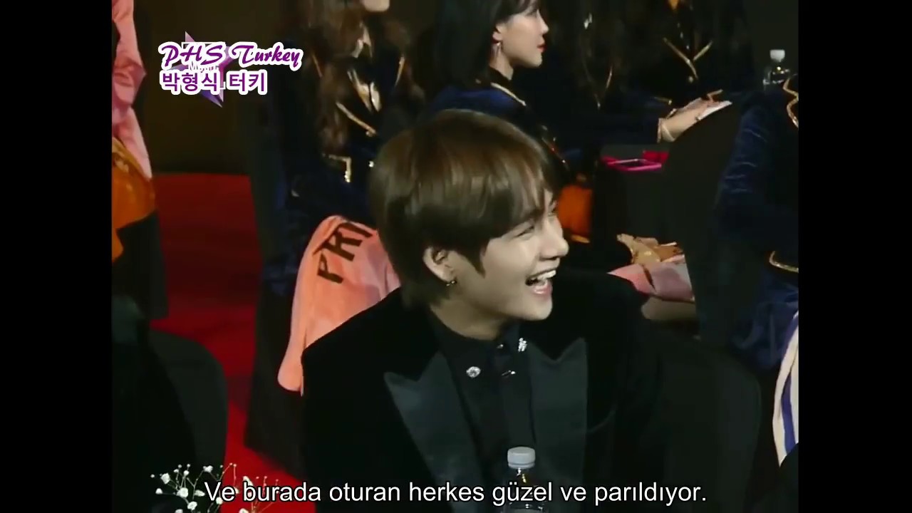 180125 Park Hyung Sik'in 27.Müzik Ödülleri töreninde BTS'den V'ye sevgisi [Türkçe Altyazılı/TrSub]