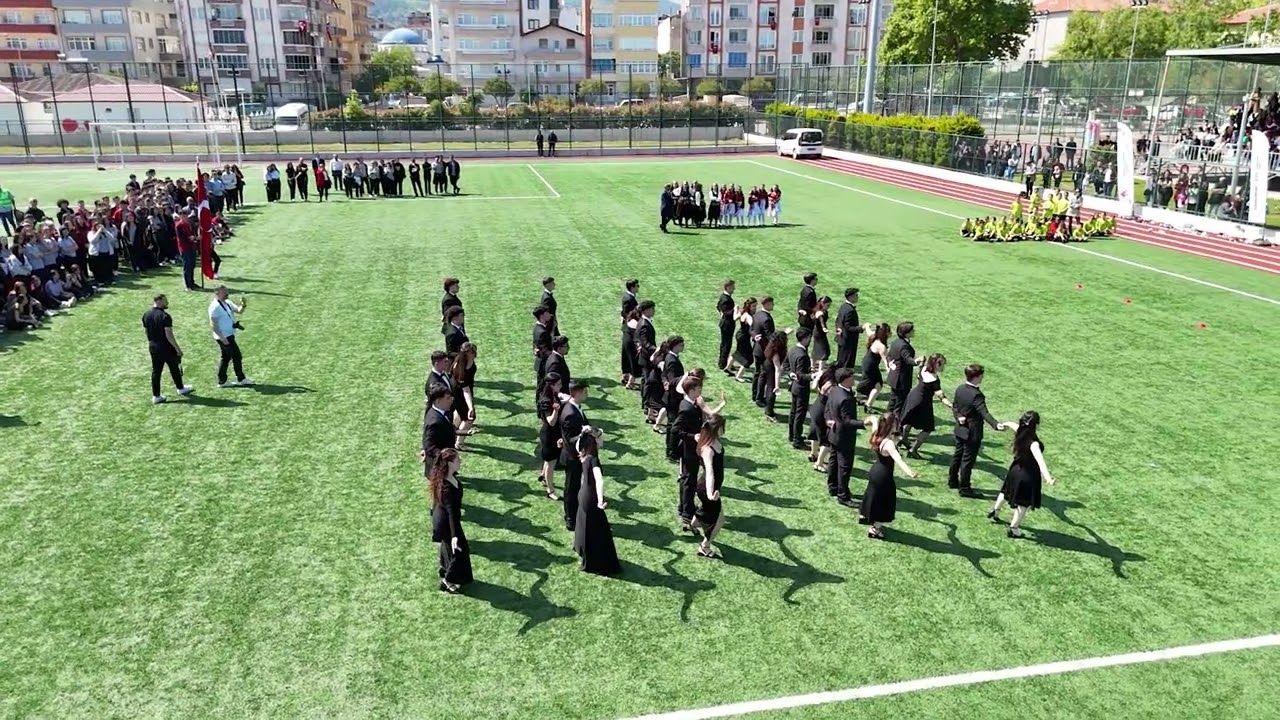 19 Mayıs 2024 Öğrencilerimizin Vals Gösterisi