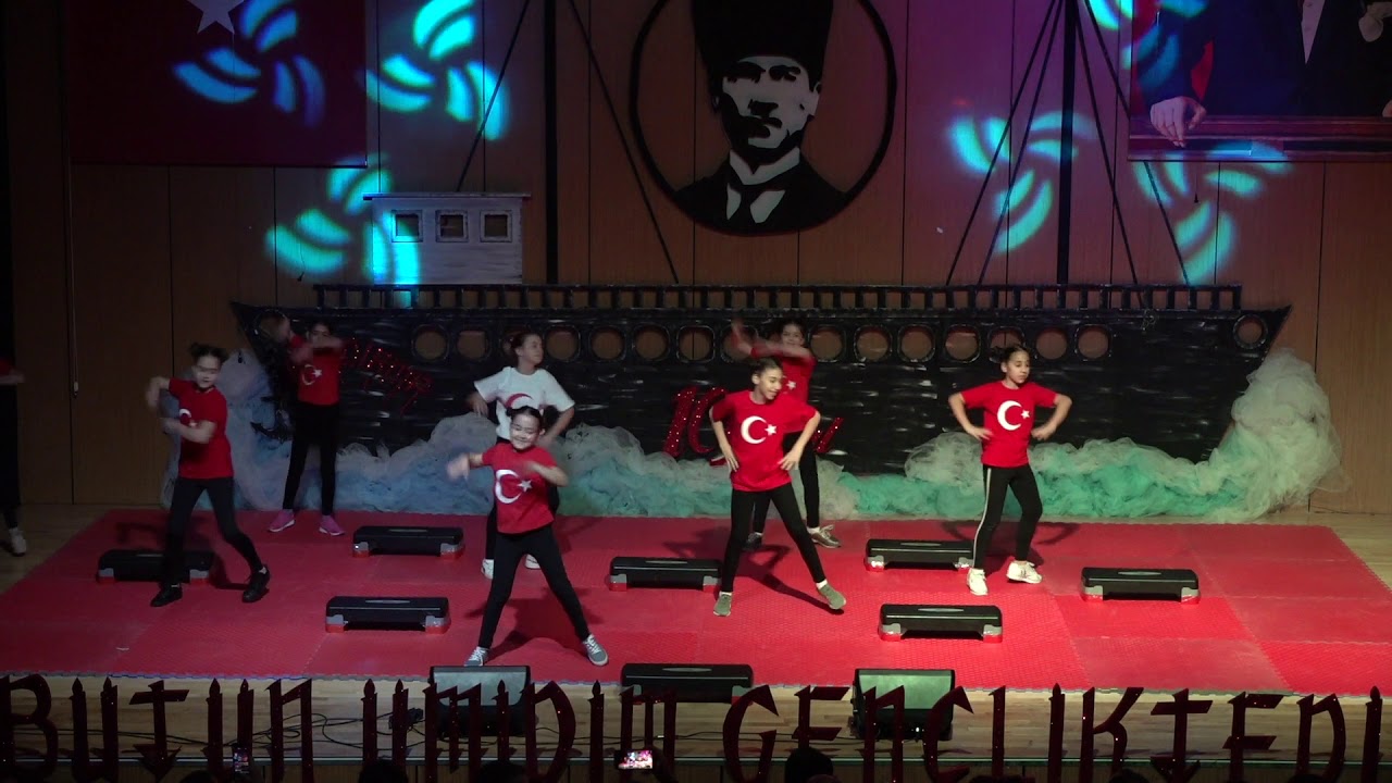 19 Mayıs Atatürk’ü Anma, Gençlik ve Spor Bayramı - Step Gösterisi