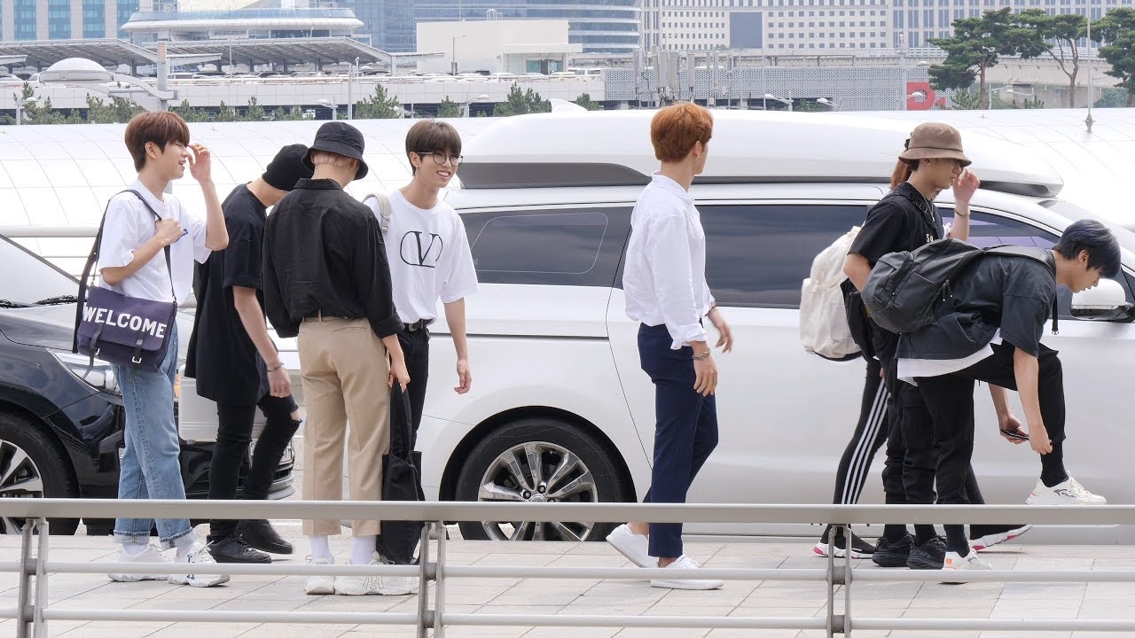 190817 스트레이키즈 (Stray Kids) 혼자 신호걸린 필릭스 KCON LA 출국 Departure 4K 직캠 @ 인천공항 by Spinel