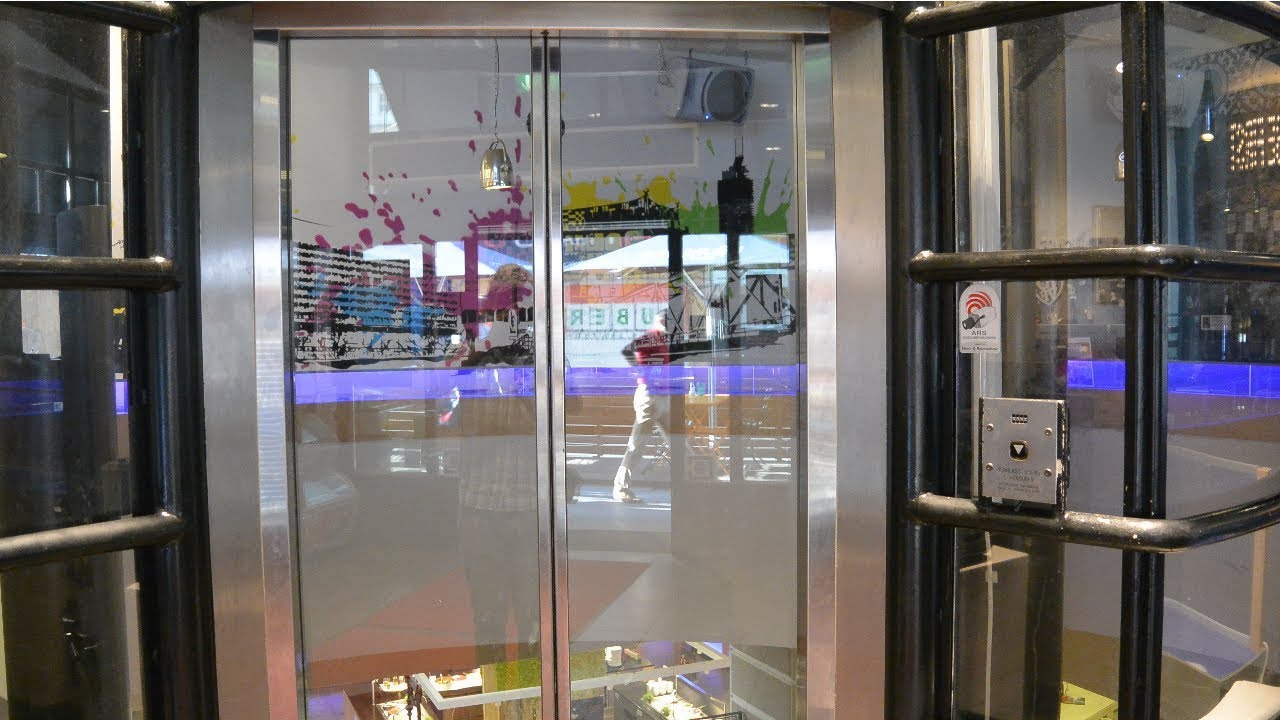 1990 Kone M-series hydraulic elevator @ Rosenberger Restaurant, Vienna, Austria