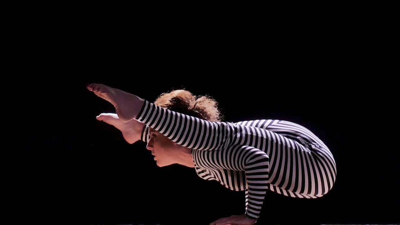 1MMI Extra: Zebra suit contortion