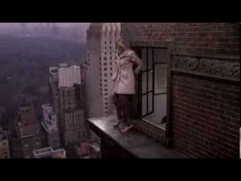 2 Broke Girls Max and Caroline near the death