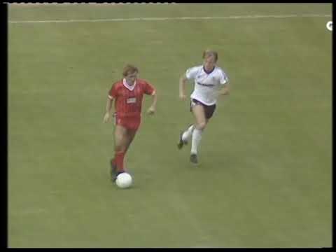 20/08/1983 Charity Shield MANCHESTER UNITED v LIVERPOOL