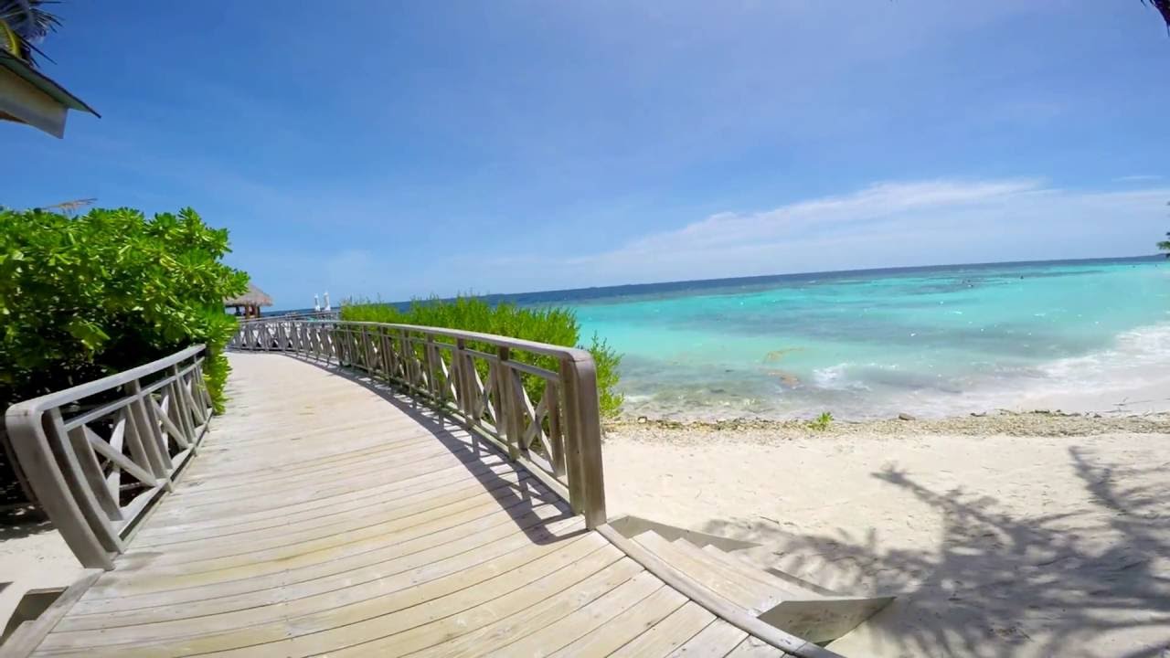 2015 Maldives - Bandos Island Resort & SPA - island walk around HD