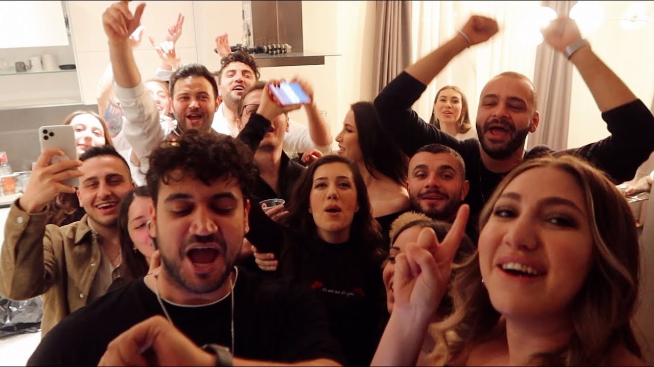2020'YE TAM OLARAK BÖYLE GİRDİK! | Bizimle Hazırlan & Ev Partisi