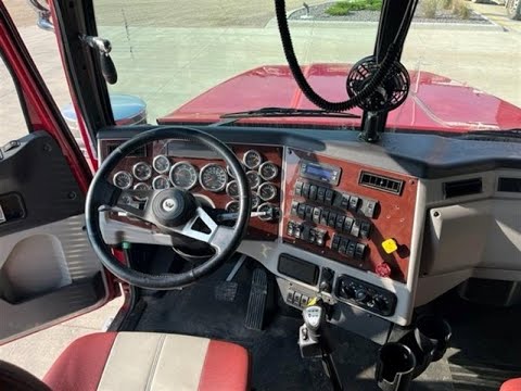 2021 WESTERN STAR 4900FA 82