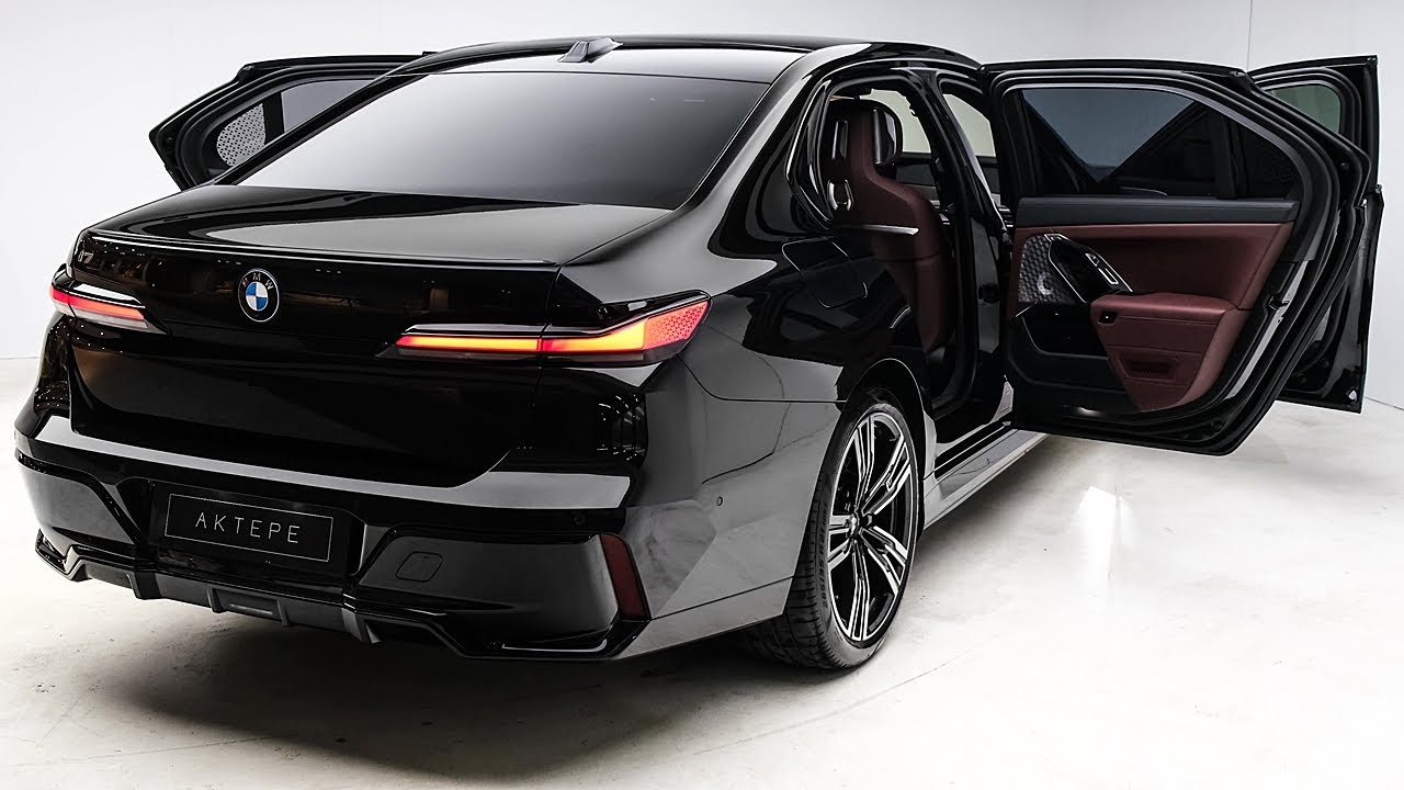 2023 BMW i7 - Luxury Large Sedan!