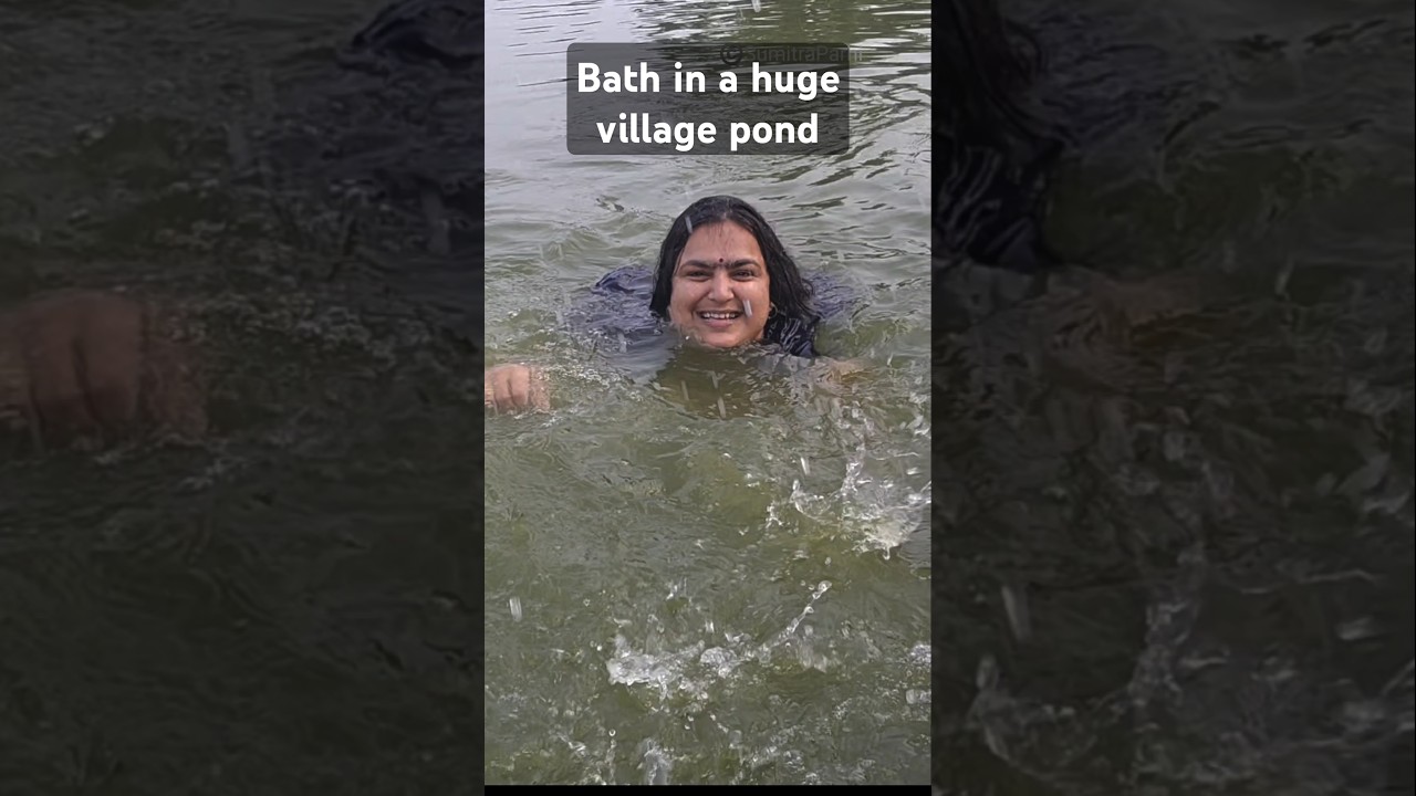 #21 Bath with women weaver in their village pond #rhythmsofindia #ytshorts