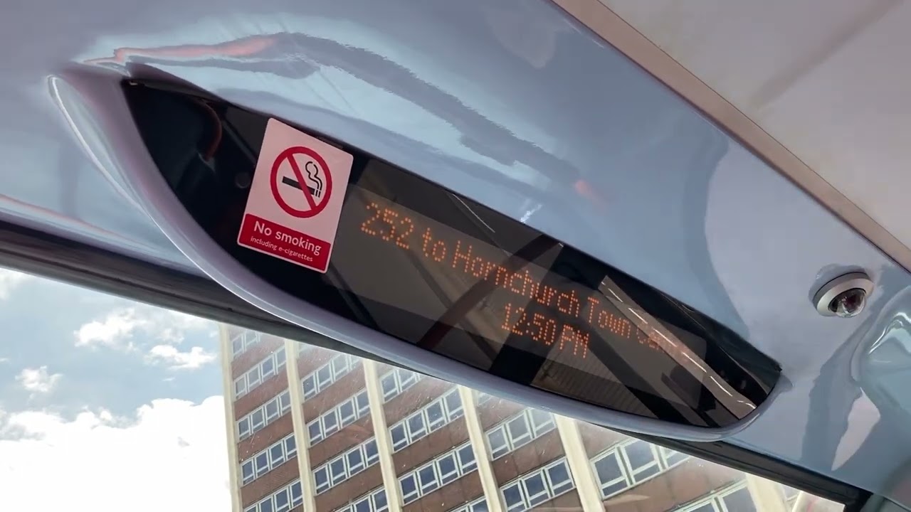 252 to Hornchurch￼ town centre￼￼