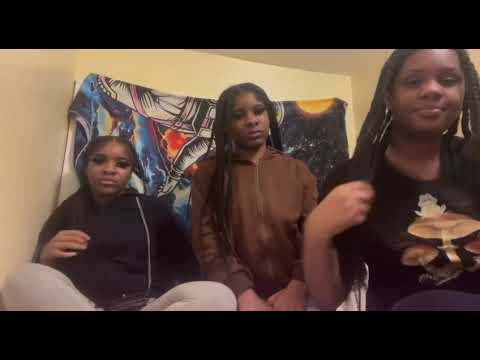 3 ebony friends farting