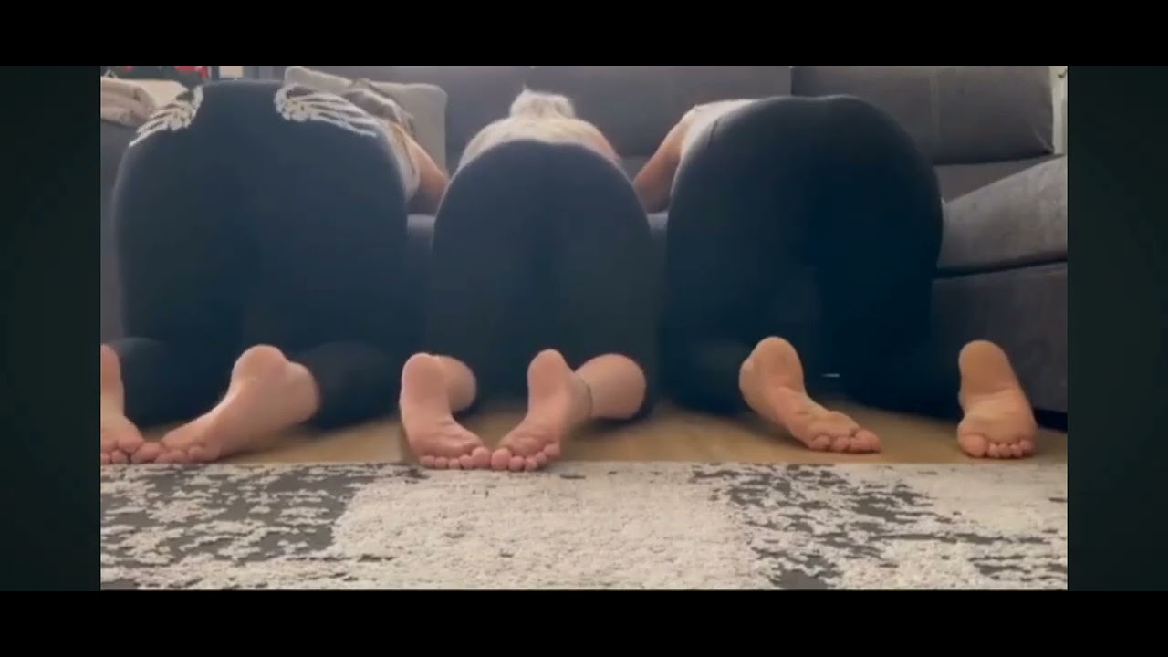 3 hot girls farting real