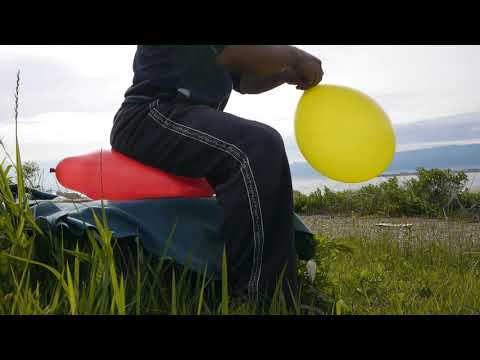 3-2-1 POP ! Sitting Red and Yellow party balloon