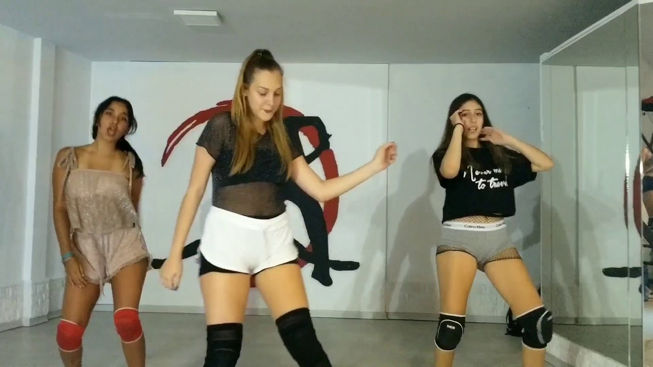 7 Rings 💍 | Ariana Grande || TWERK 🍑 CHOREOGRAPHY BY IVY CORONIL #7rings #Arianagrande #Twerkbyivy