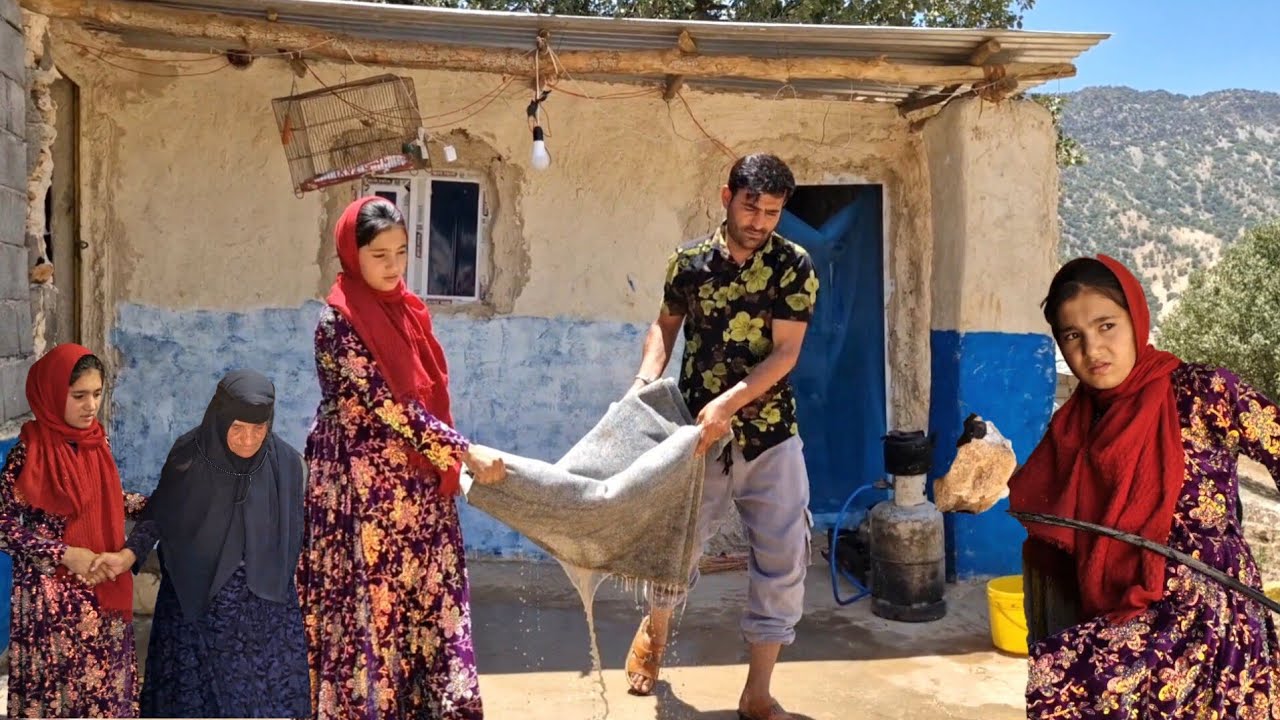 A beautiful girl who made her grandmother happy by cleaning Hamid's house.