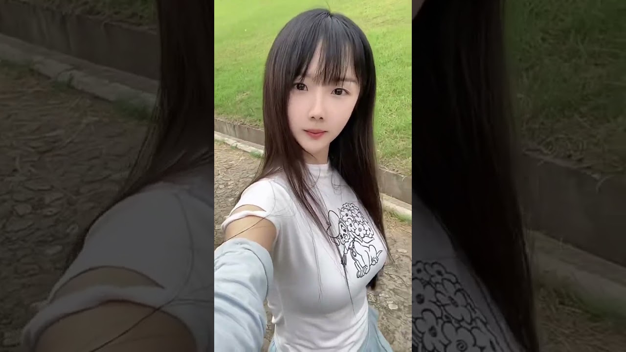 A China village girl is taking the selfies