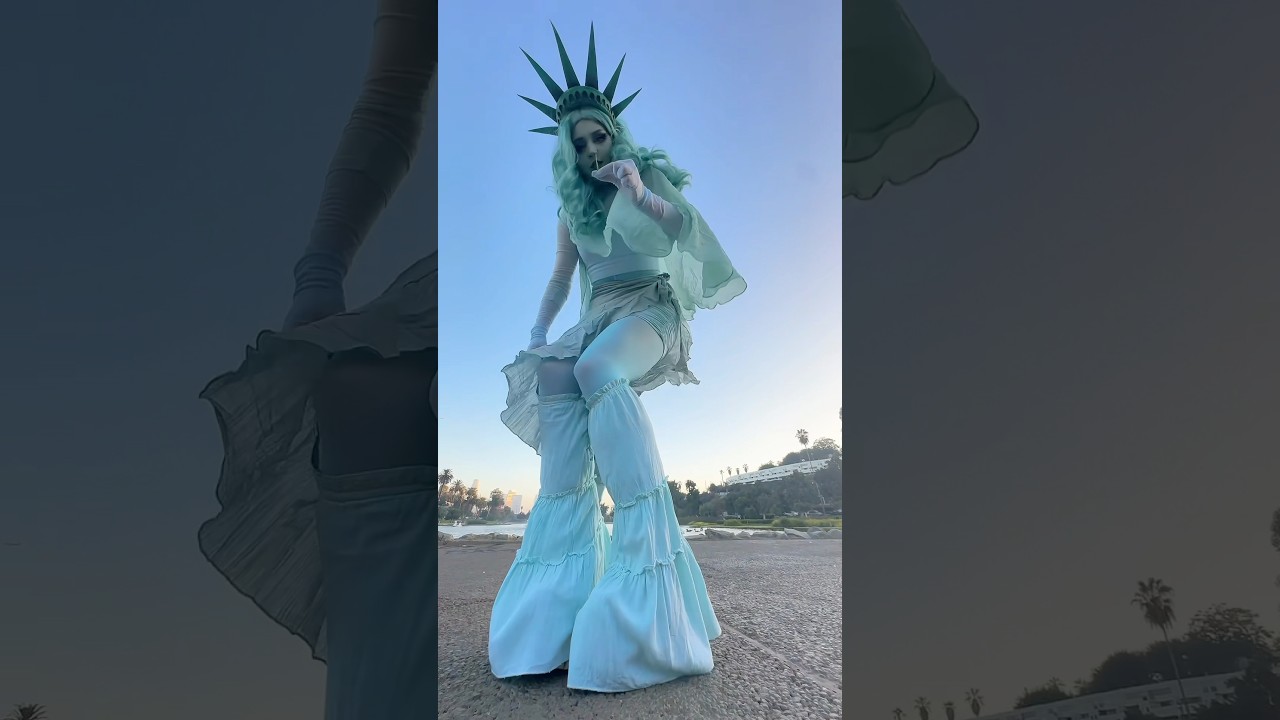 A giant woman 😳