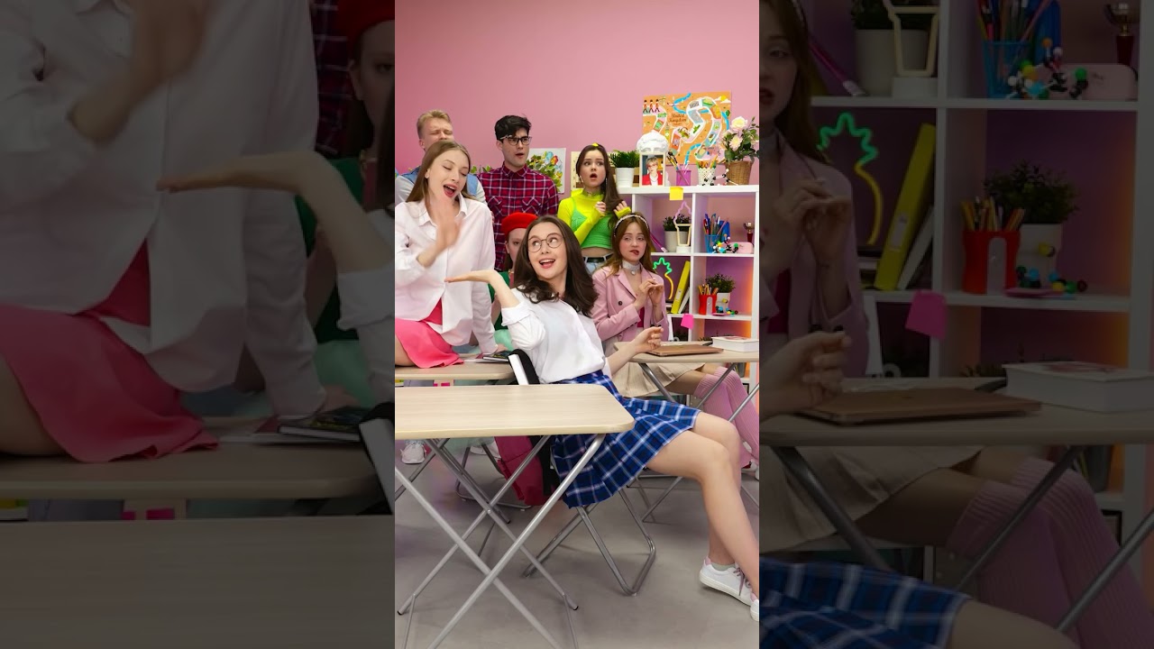 A girl's showdown😈 A girl wanted to stain a classmate with paint, but got damaged herself #shorts