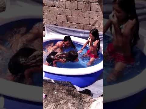 A picina não e grande mas e legal 👍💕💖