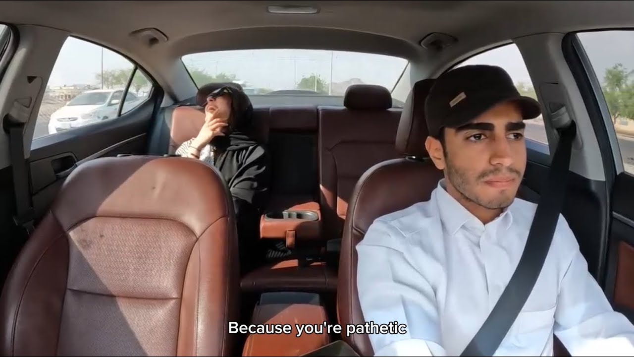 A prank in a Saudi taxi, the prank of betrayal and the customer's reaction was 🤣🇸🇦