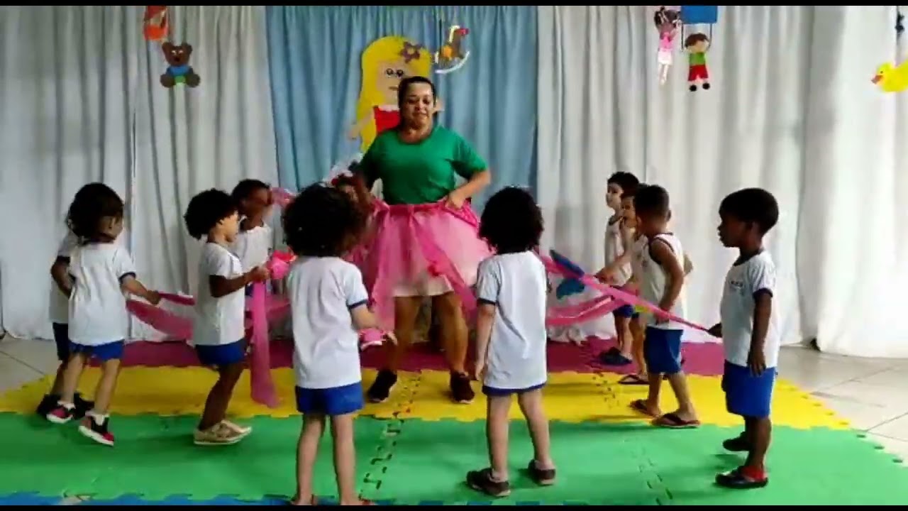 A SAIA DA BONECA MARCELO SERRALVA