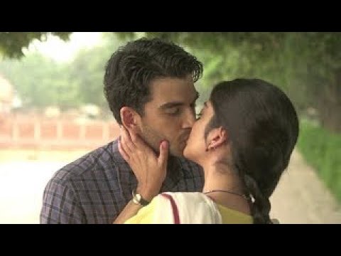 A Suitable Boy / Kiss Scene (Tanya Maniktala and Danesh Razvi)